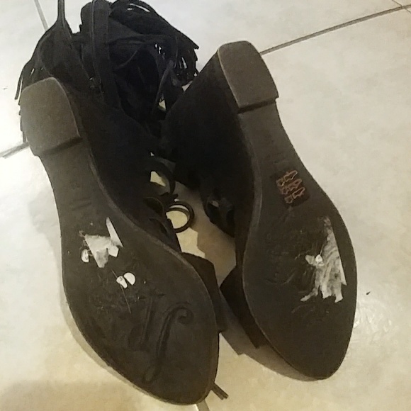 Free People solistic fringe wedge LIKE NEW - Picture 6 of 8